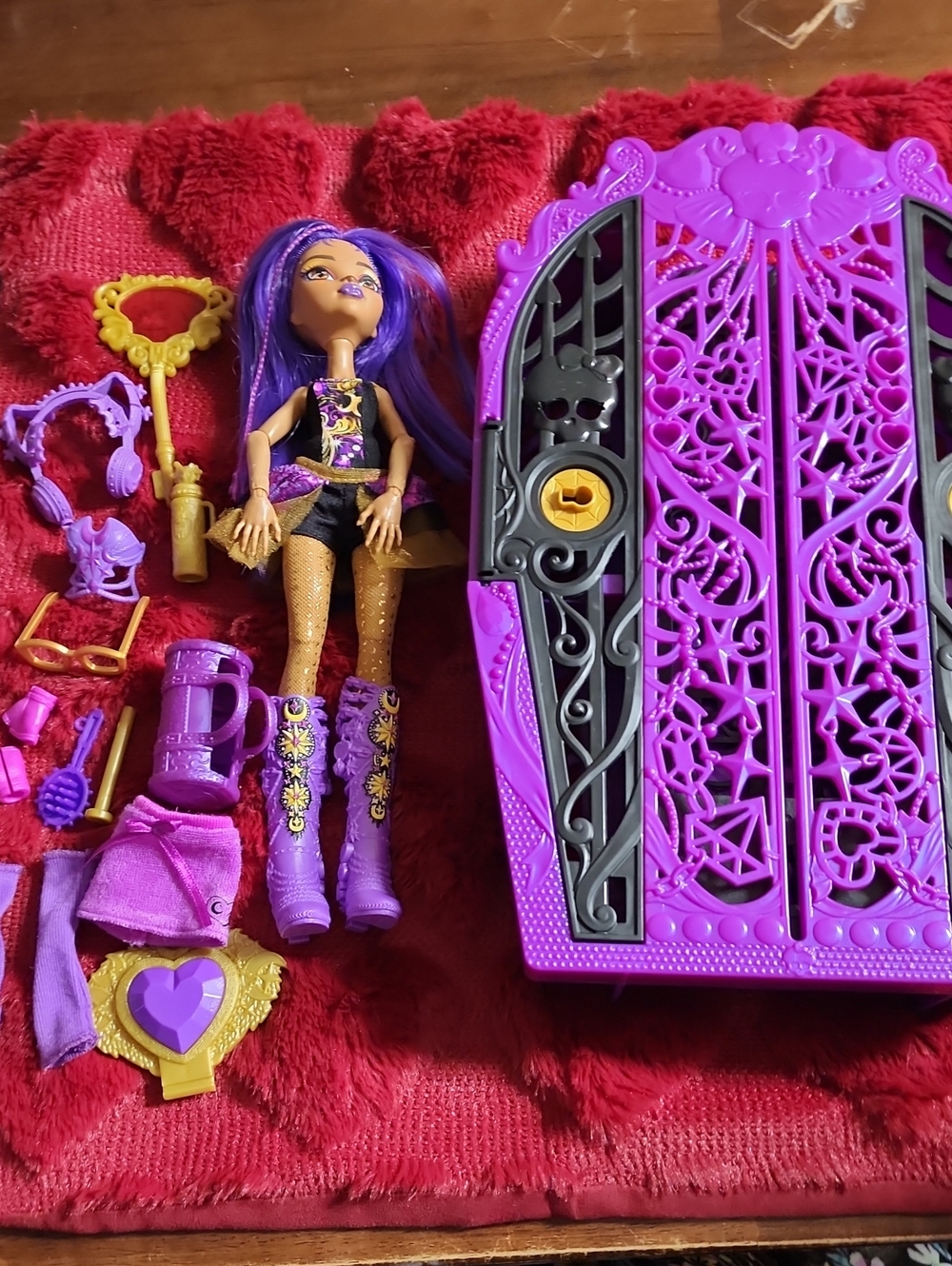monster high Purple & Gold Doll Playset with Doll and Accessories